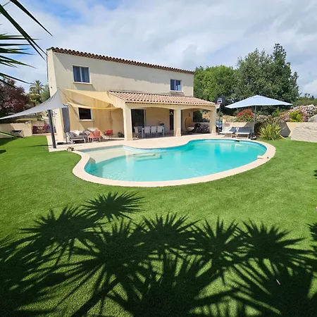 6 Personnes Avec Piscine Holiday home *