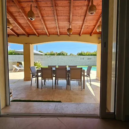 6 Personnes Avec Piscine *